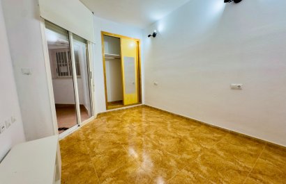 Resale - Apartment / flat - Torrevieia - Center