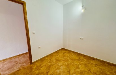 Resale - Apartment / flat - Torrevieia - Center
