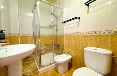 Resale - Apartment / flat - Torrevieia - Center