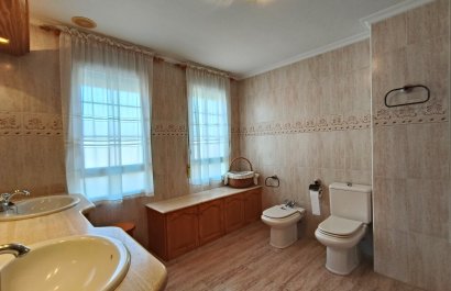 Resale - Apartment / flat - La Romana