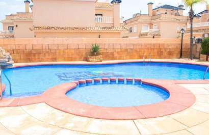 Resale - Villa - Orihuela Costa - Los Dolses