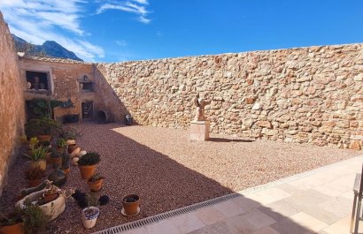 Resale - Villa - La Romana