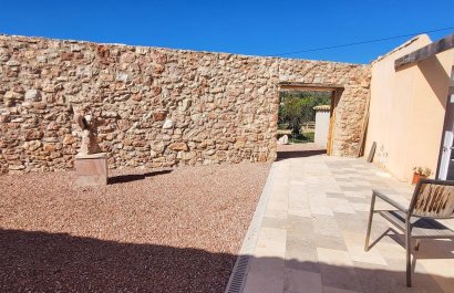 Resale - Villa - La Romana