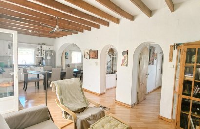 Resale - Villa - La Romana