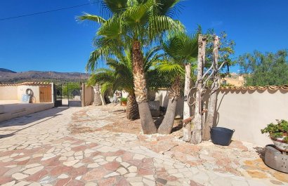 Resale - Villa - La Romana