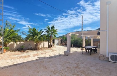 Resale - Villa - La Romana
