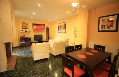 Resale - Townhouse / Duplex / Corner - Villanueva Rio Segura - Villanueva