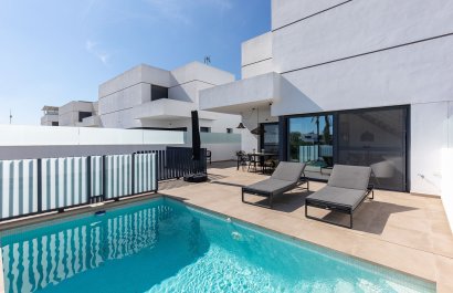 Resale - Townhouse / Duplex / Corner - Dolores