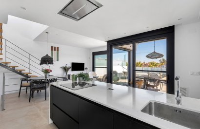 Resale - Townhouse / Duplex / Corner - Dolores