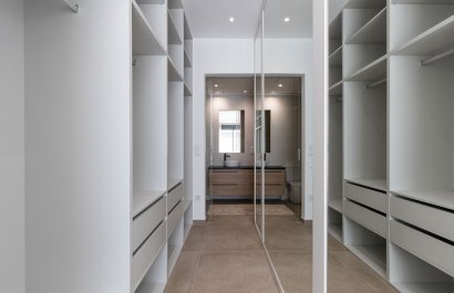 Resale - Townhouse / Duplex / Corner - Dolores