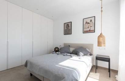 Resale - Townhouse / Duplex / Corner - Dolores