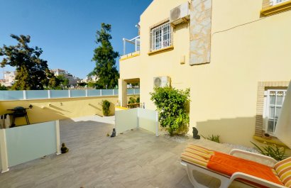 Resale - Villa - Orihuela Costa - Playa Flamenca