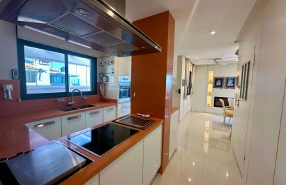 Resale - Apartment / flat - Guardamar del Segura - Marjal Beach