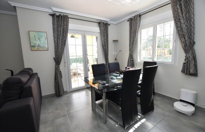 Resale - Villa - Orihuela Costa - Los Dolses