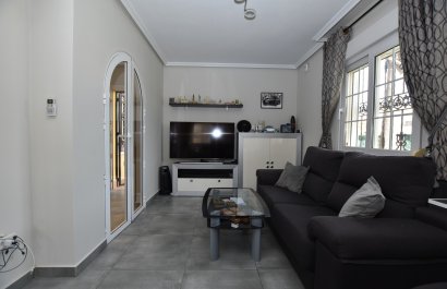 Resale - Villa - Orihuela Costa - Los Dolses