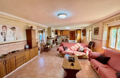 Resale - Villa - Orihuela