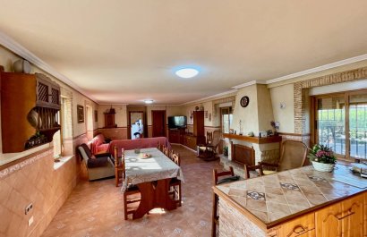 Resale - Villa - Orihuela