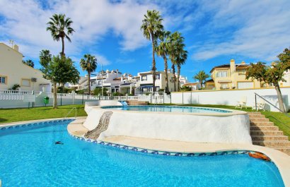 Resale - Townhouse / Duplex / Corner - Villamartín - Los Dolses