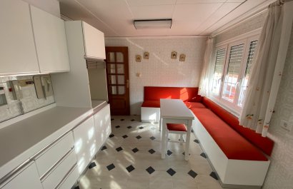 Resale - Apartment / flat - Sax
