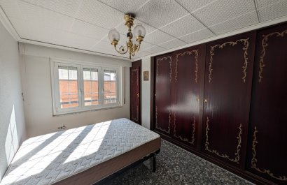 Resale - Apartment / flat - Sax