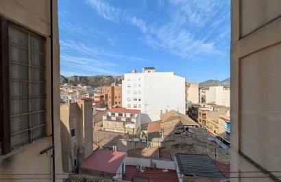 Resale - Apartment / flat - Sax