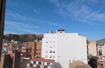 Resale - Apartment / flat - Sax