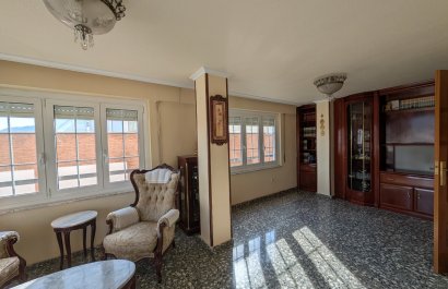 Resale - Apartment / flat - Sax