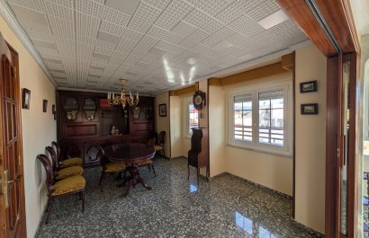 Resale - Apartment / flat - Sax