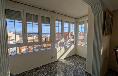 Resale - Apartment / flat - Sax