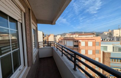 Resale - Apartment / flat - Sax