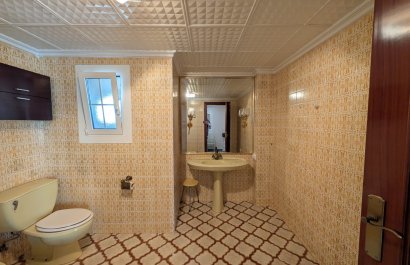 Resale - Apartment / flat - Sax