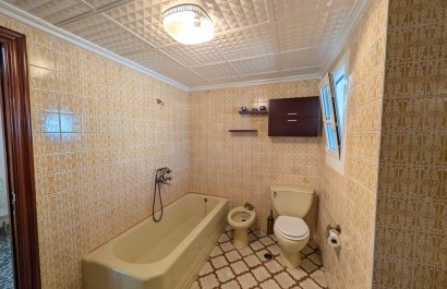 Resale - Apartment / flat - Sax