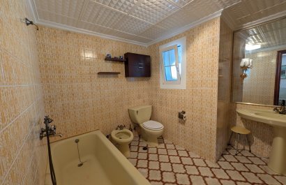 Resale - Apartment / flat - Sax