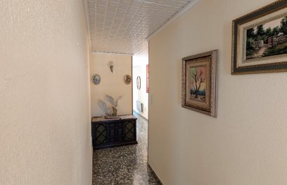 Resale - Apartment / flat - Sax