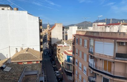 Resale - Apartment / flat - Sax
