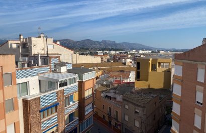 Resale - Apartment / flat - Sax