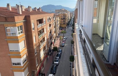 Resale - Apartment / flat - Sax