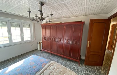 Resale - Apartment / flat - Sax
