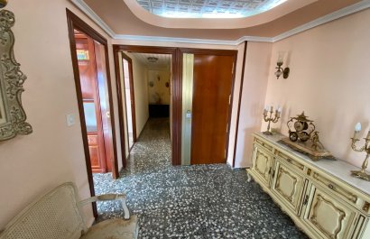 Resale - Apartment / flat - Sax