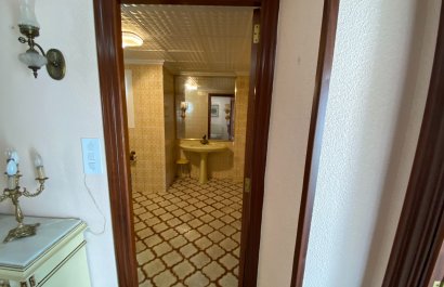 Resale - Apartment / flat - Sax