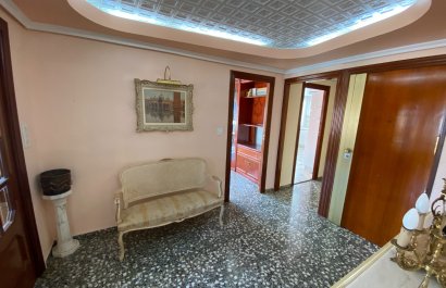 Resale - Apartment / flat - Sax