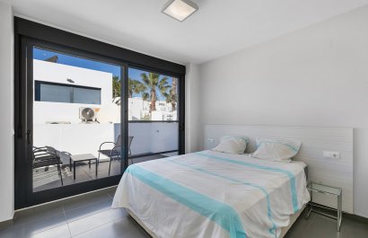 Resale - Townhouse / Duplex / Corner - Algorfa - La finca Golf