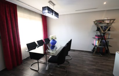 Resale - Townhouse / Duplex / Corner - Redován - Redovan - Town