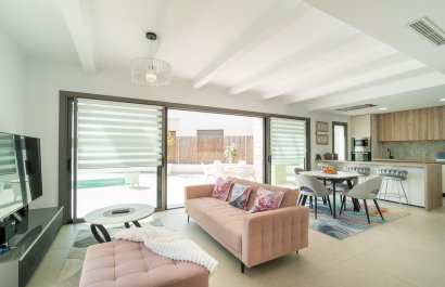 Resale - Villa - Orihuela Costa - Villamartin Golf