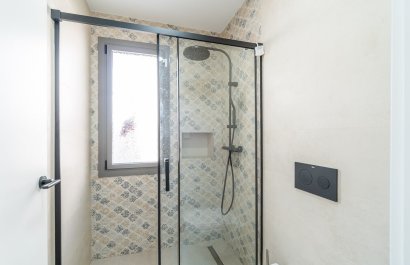 Resale - Villa - Orihuela Costa - Villamartin Golf