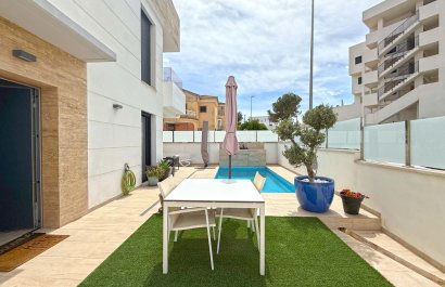 Resale - Villa - Orihuela Costa - Villamartín