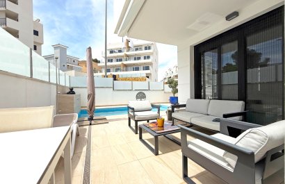 Resale - Villa - Orihuela Costa - Villamartín