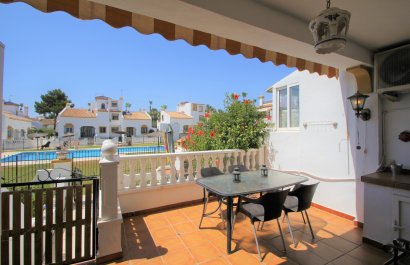 Resale - Townhouse / Duplex / Corner - Villamartín