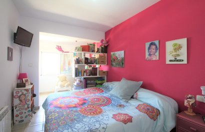 Resale - Townhouse / Duplex / Corner - Villamartín