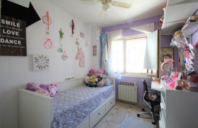 Resale - Townhouse / Duplex / Corner - Villamartín
